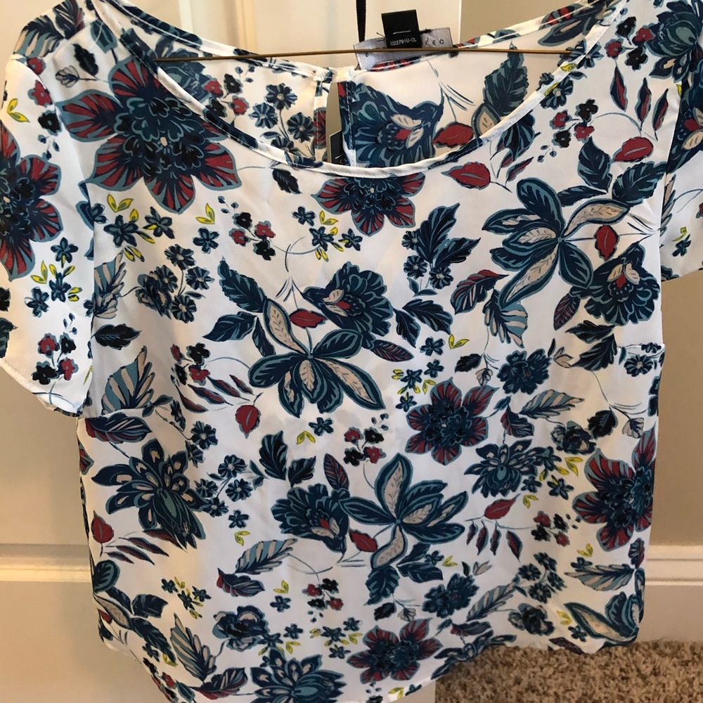 NWT Simply Styled - Women’s blouse